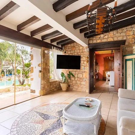 Tiziana Villa Castrignano del Capo